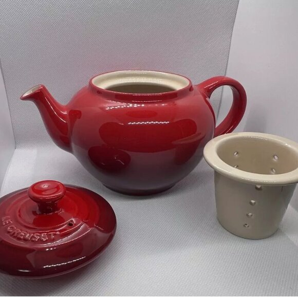 Le Creuset Small Teapot - Picture 2 of 4